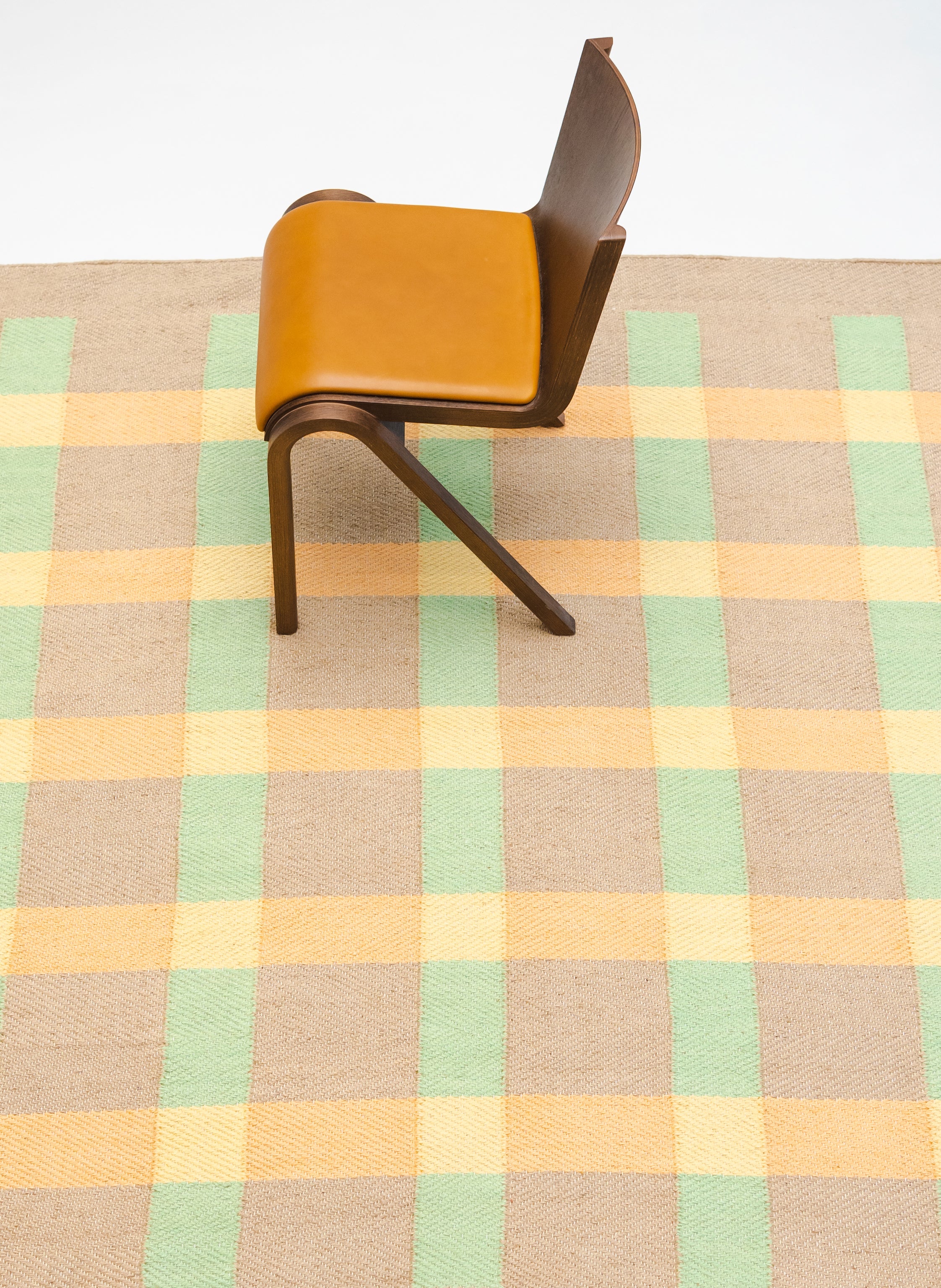 Jute Rug w. Peach and Peas