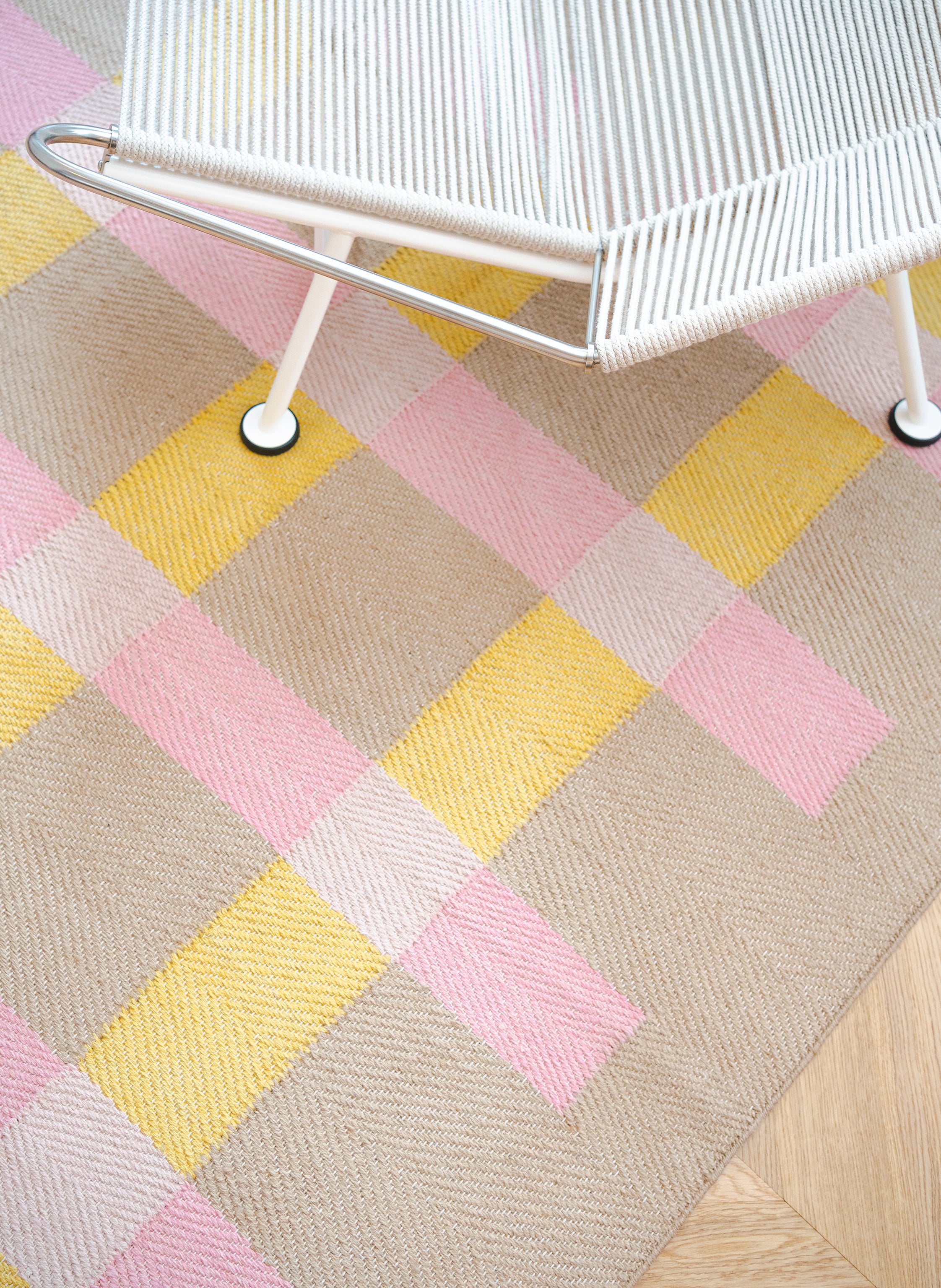 Jute Rug w. pink and yellow stripes