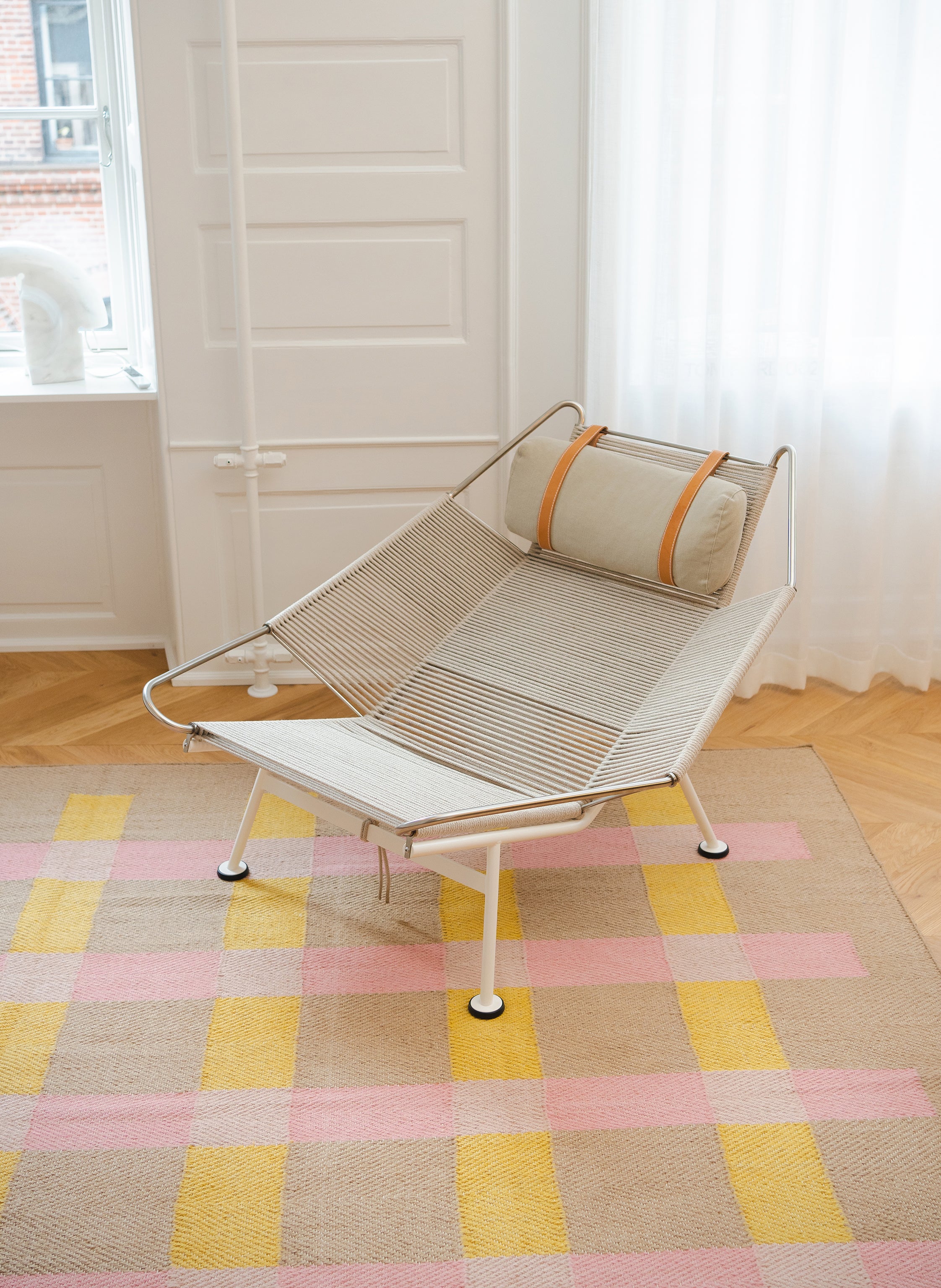 Jute Rug w. pink and yellow stripes