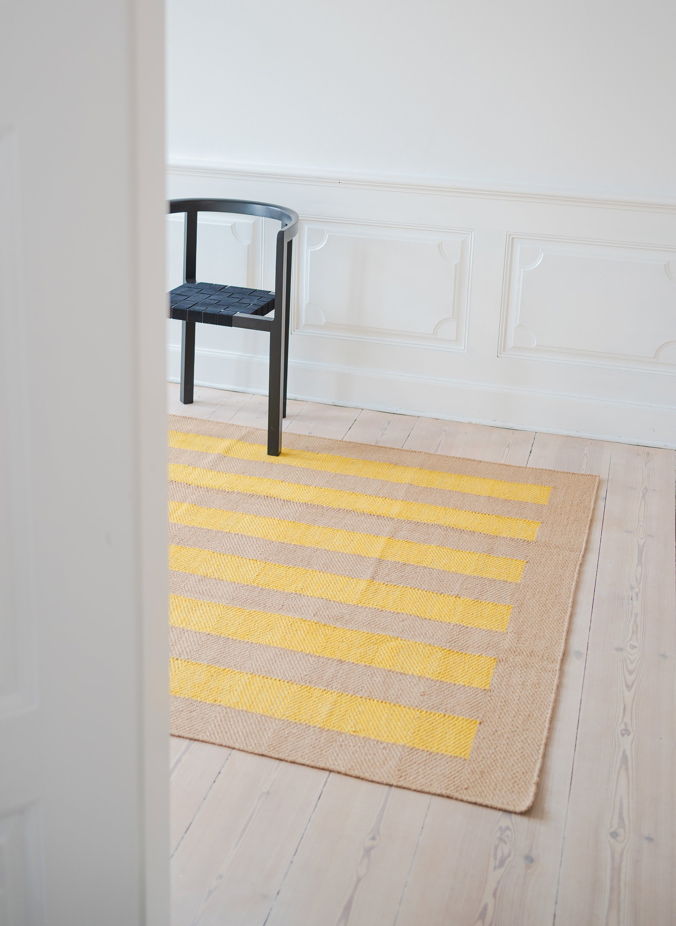 Jute Rug w. yellow stripes
