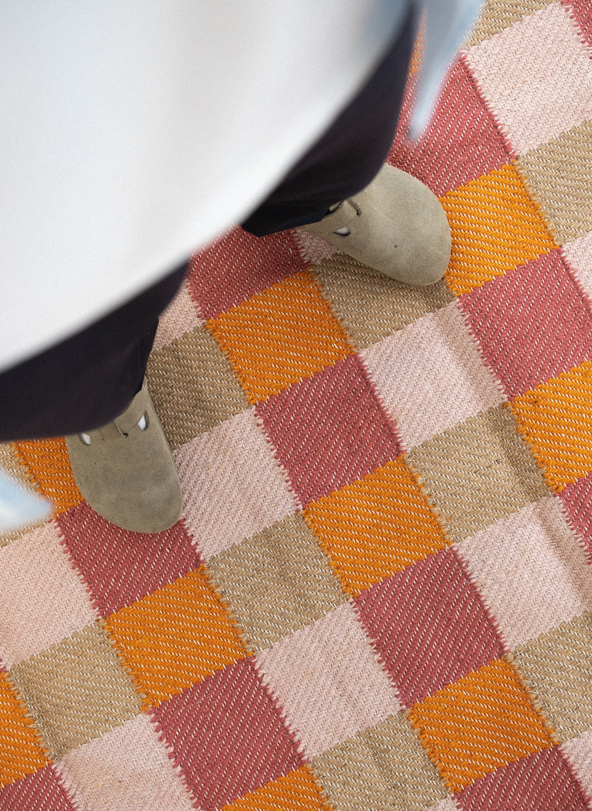 Jute Rug w. Violet and orange