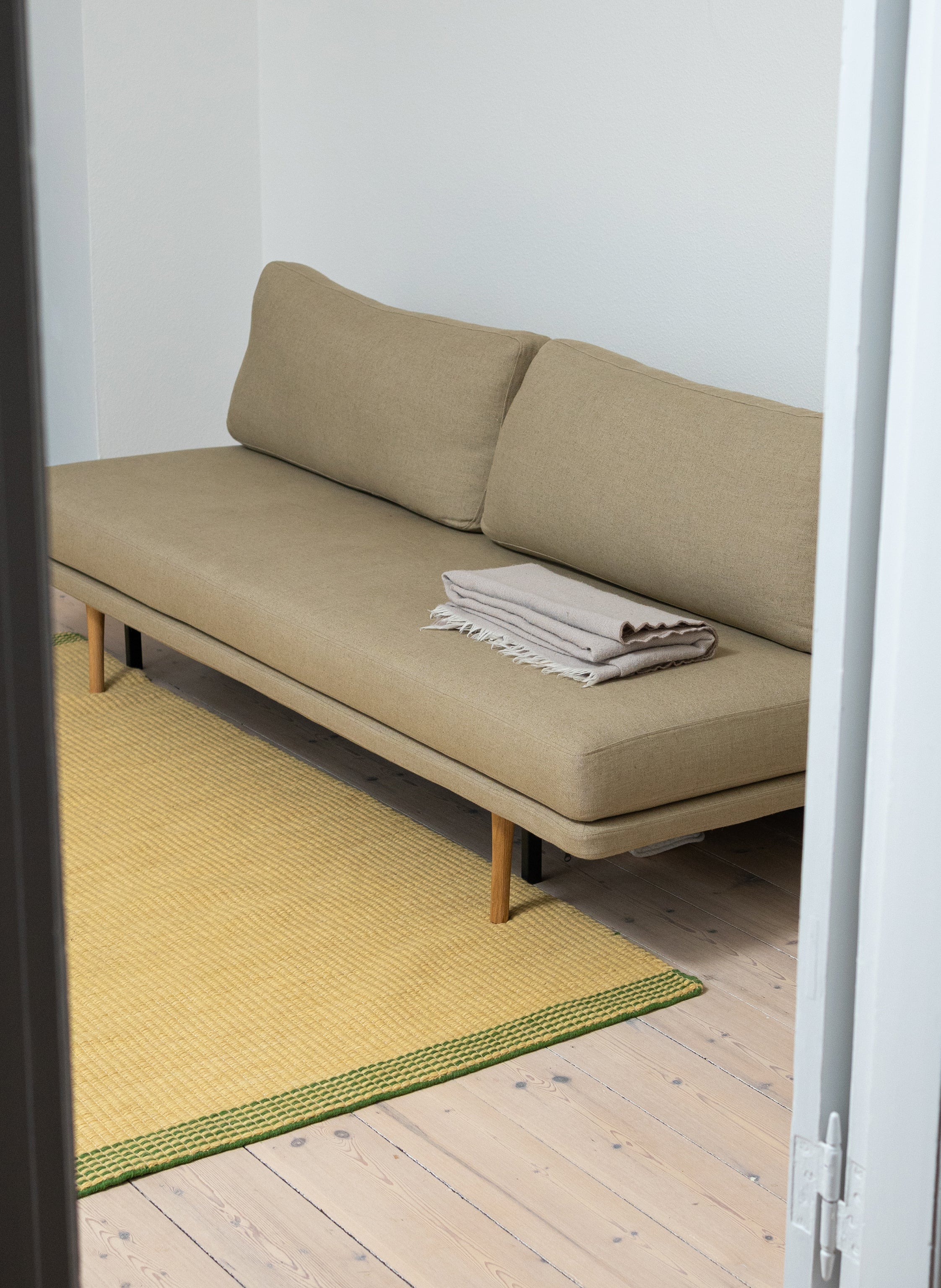 Wool Reversible Rug - Green/Sand